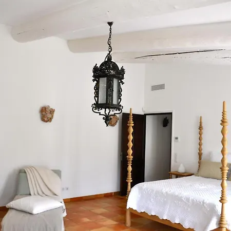 Mas Du Perthus Bed & Breakfast Cassis