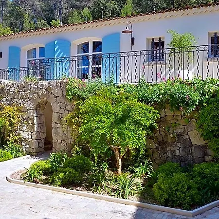 Mas Du Perthus Bed & Breakfast