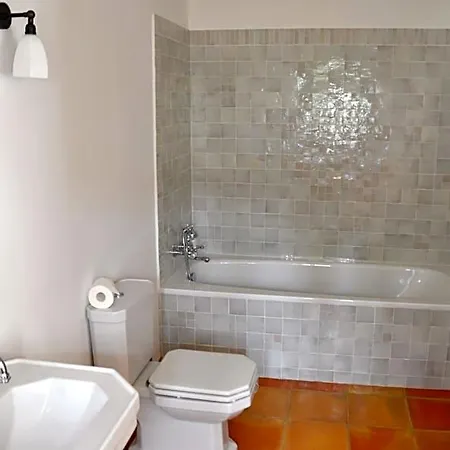 Mas Du Perthus Bed & Breakfast