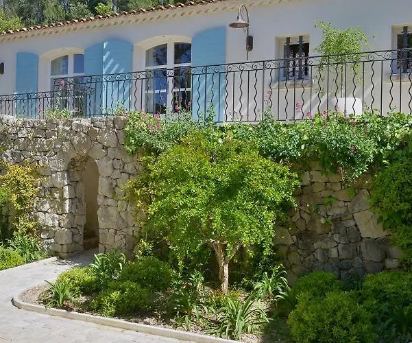 Mas Du Perthus Bed & Breakfast