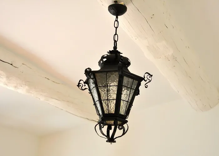 Mas Du Perthus Bed & Breakfast
